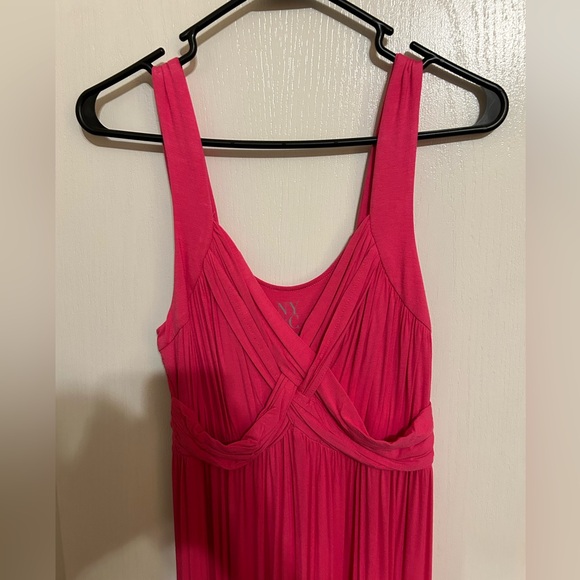 NY&Co Hot Pink Maxi Dress in Sz. M.. NWT.. never been worn.. - Picture 3 of 10